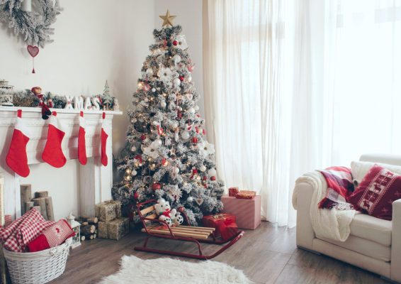 Color Themes to Try This Christmas Gold, Silver, and Beyond 3